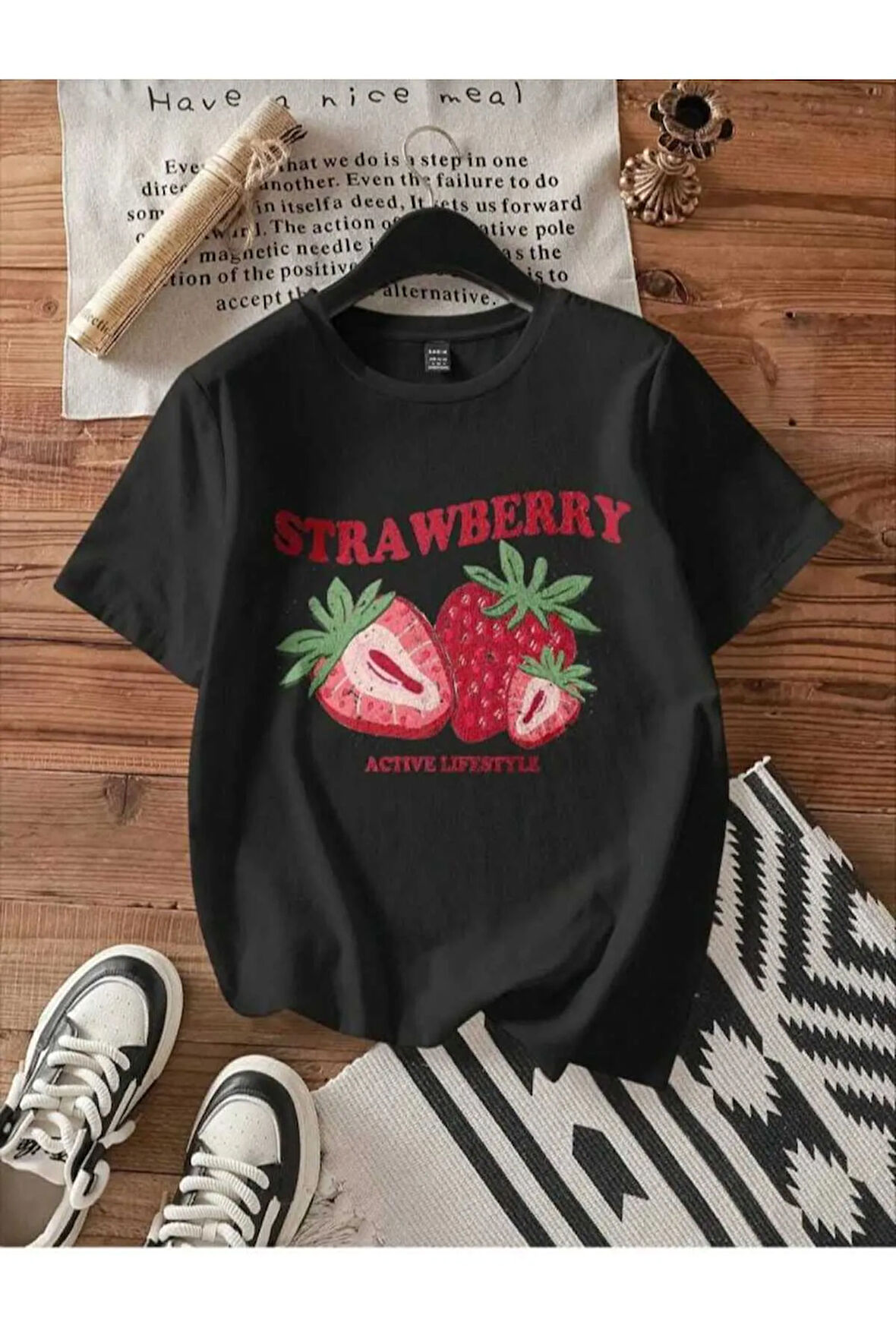 malkoçbey çilek baskılı oversize unisex basic t-şhirt