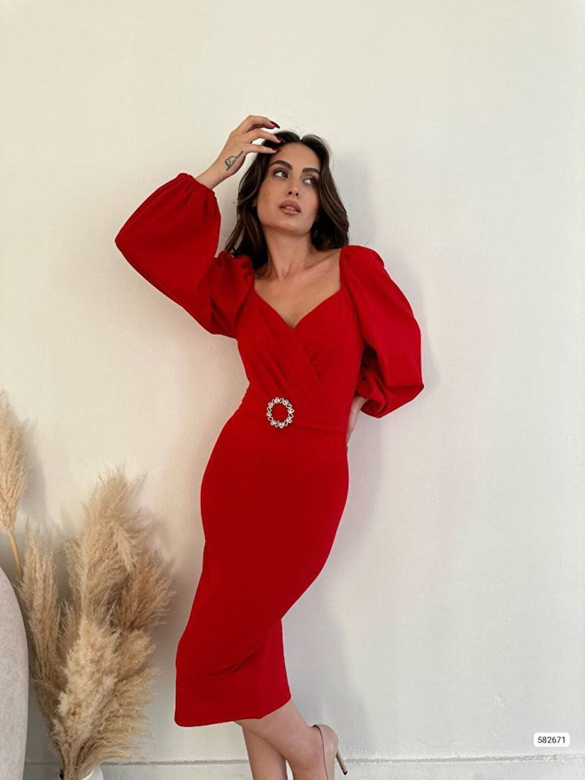 civetta Kadın Kalp Yaka Sırt Dekolteli Kemer Toka Detay Midi Boy Elbise