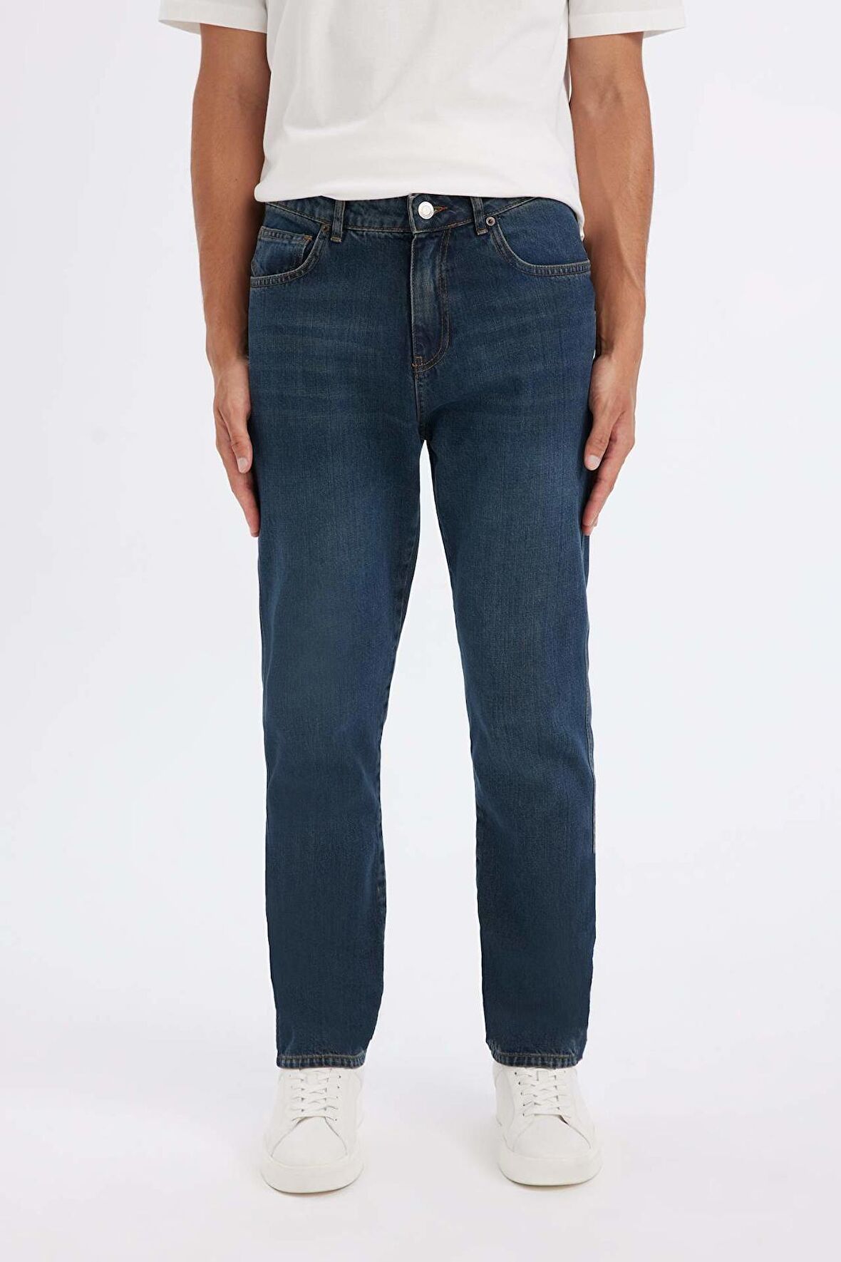 DeFacto Straight Fit Normal Kalıp Normal Bel Boru Paça Jean Pantolon B5786AX24SPNM34