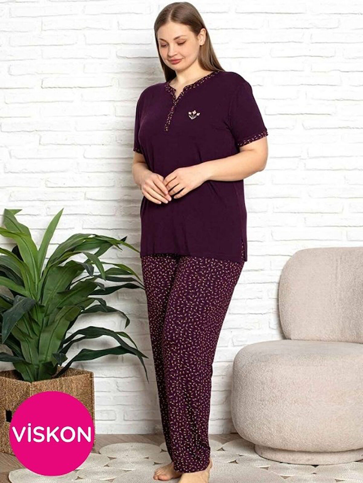 Kadın Mürdüm Desenli V Yaka 3 Düğmeli Likralı Viskon Kısa Kol Pijama Takımı
