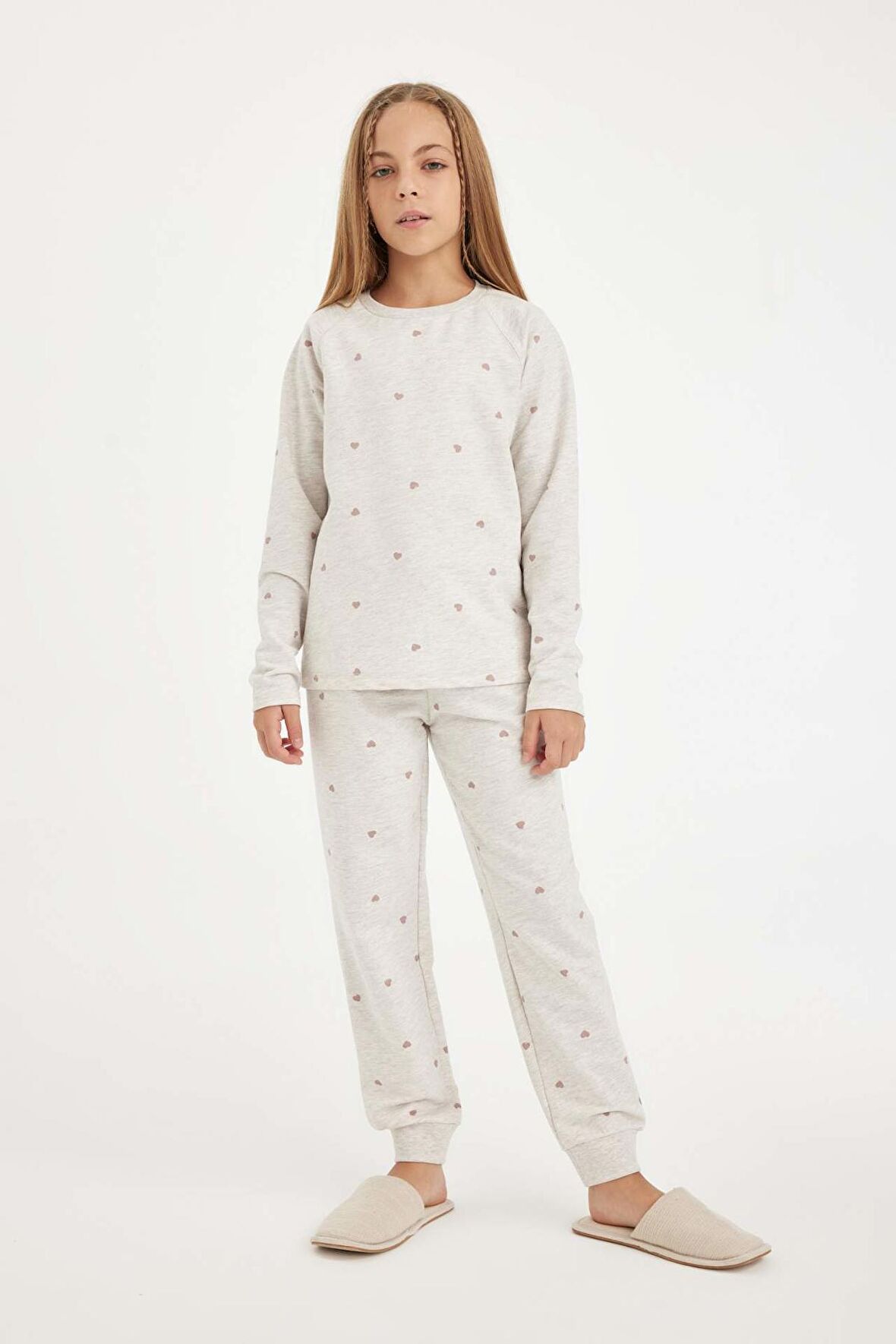 DeFacto Kız Çocuk Pijama Takımı Kalp Baskılı Bisiklet Yaka Uzun Kollu Üst Uzun Alt D3728A824AUER151