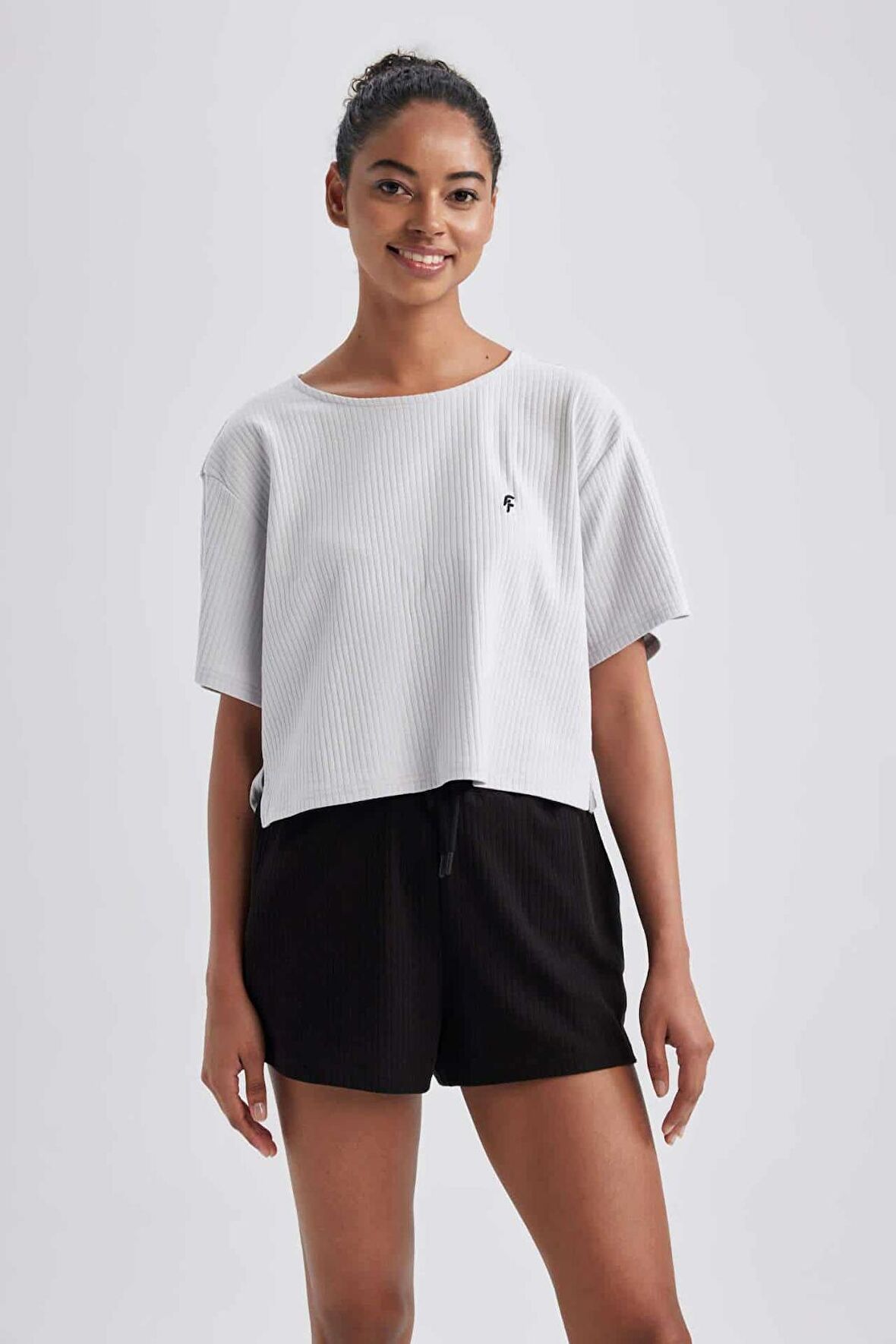 DeFactoFit Cropped Fit Bisiklet Yaka Sporcu Ribana Kısa Kollu Tişört A9916AX23HSGR294