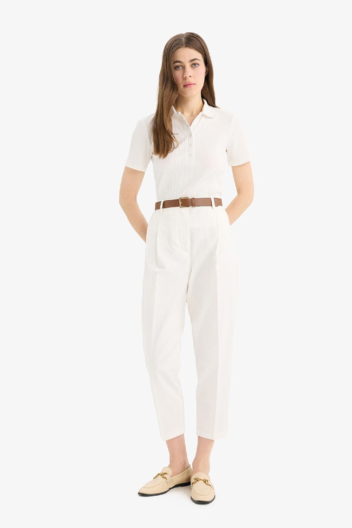 DeFacto 	Carrot Fit Gabardin Kumaş Pantolon Kemerli Yüksek Bel Kısa Paça D2732AX25SPWT32