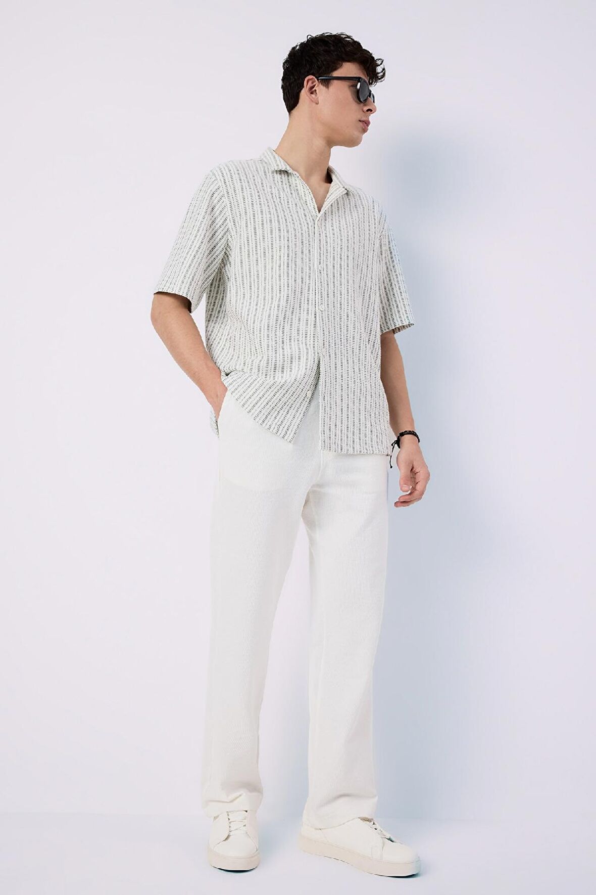 DeFacto Bol Rahat Kesim Wide Leg Üç Cepli Geniş Paça Pamuklu Yazlık Pantolon F0606AX25SPER83