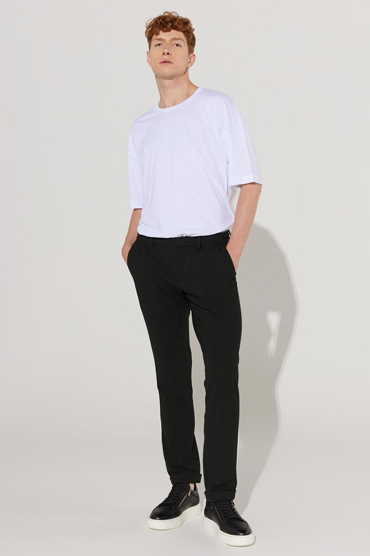 Erkek Siyah Slim Fit Dar Kesim Gofre Desenli Esnek Beli Bağlamalı Pantolon