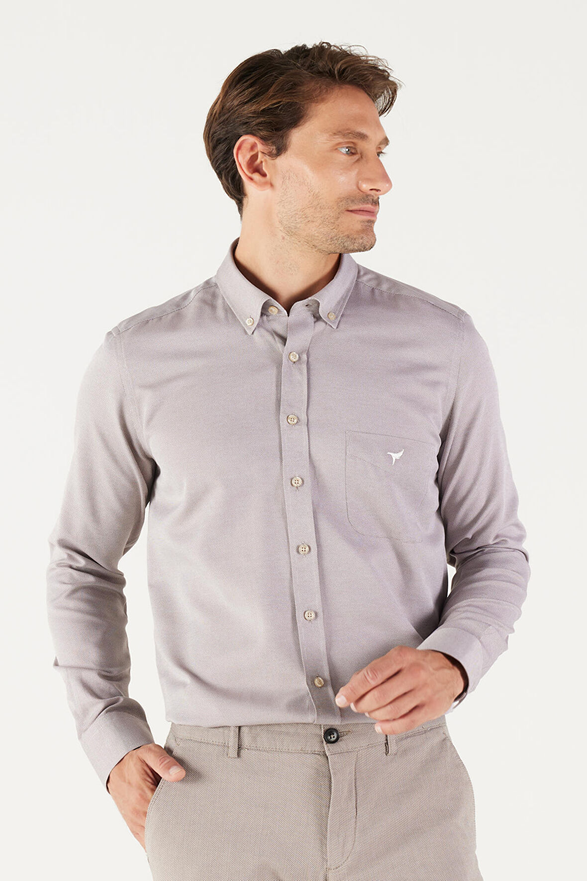 Erkek Kahverengi Slim Fit Dar Kesim Düğmeli Yaka Pamuklu Cepli Oxford Gömlek
