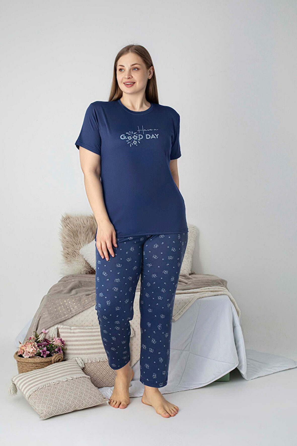 Kadın Bisiklet Yaka Düğmesiz Battal Kesim Viskon Yazlık Kısa Kol Büyük Beden Pijama Takımı