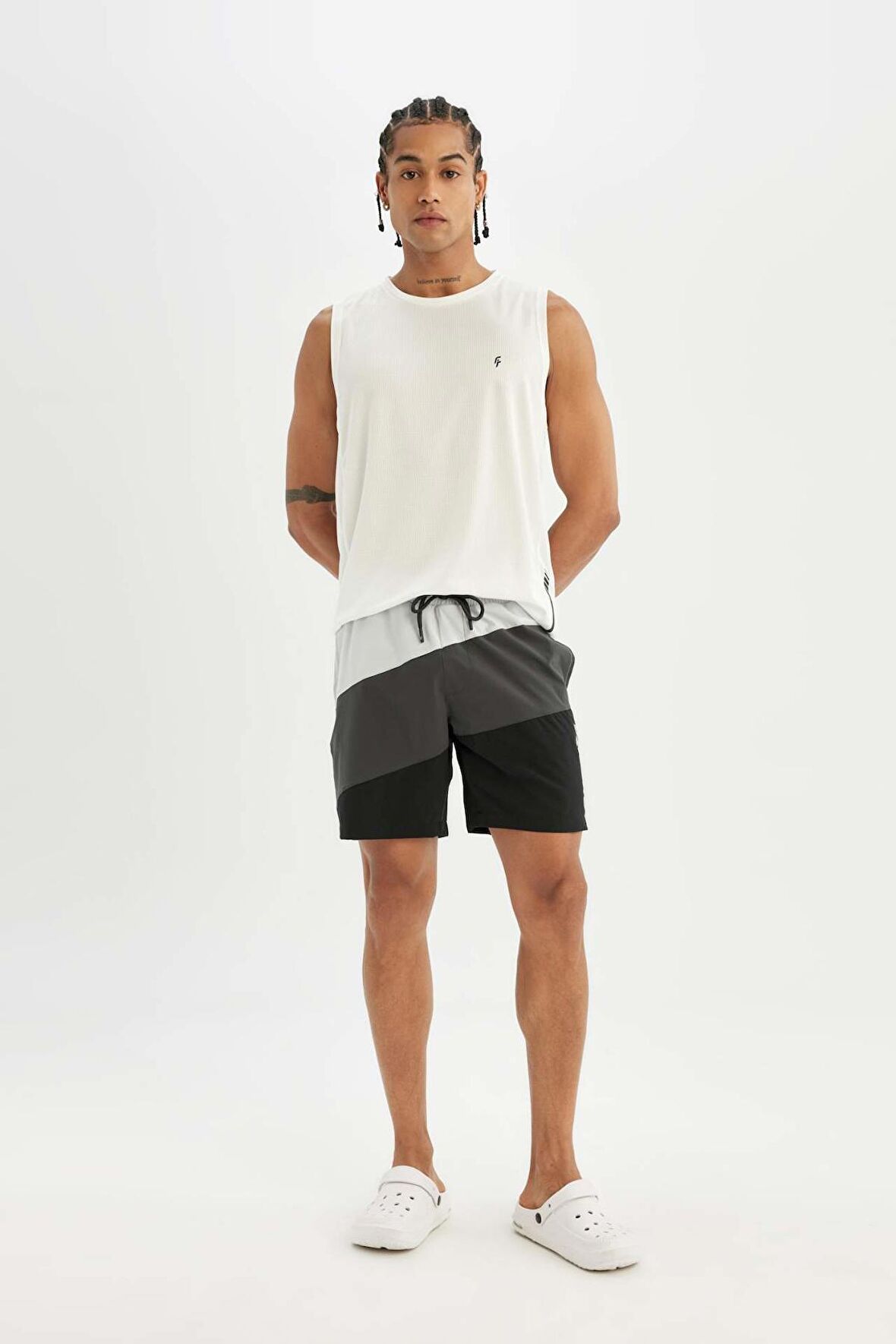 DeFactoFit Regular Fit Baskılı Esnek Dokulu Sporcu Kısa Boy Deniz Şortu B5997AX24HSAR202
