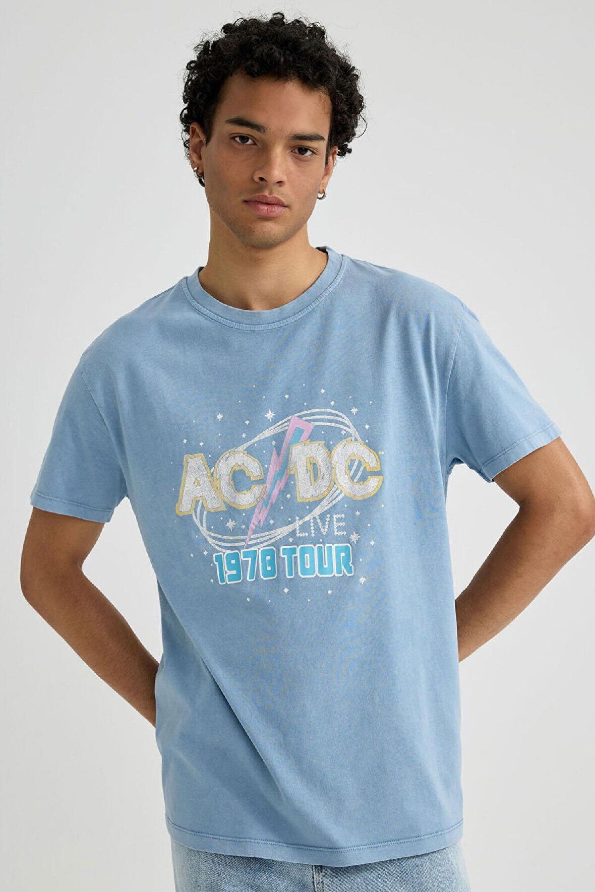 DeFacto AC/DC Regular Fit Bisiklet Yaka Kısa Kollu Tişört A8752AX23HSBE524
