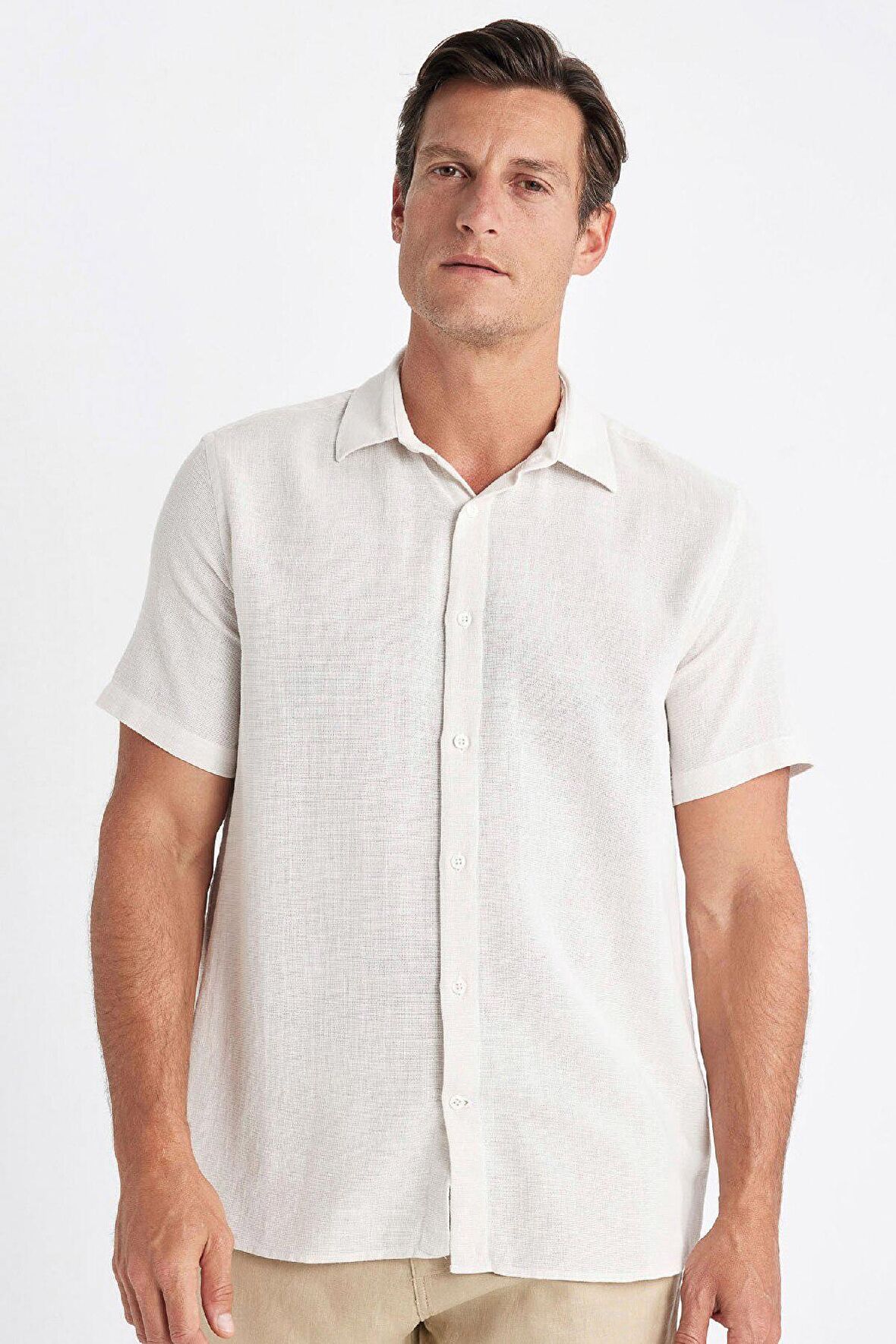 DeFacto Regular Fit Yazlık Polo Yaka Pamuklu Basic Düz Kısa Kollu Gömlek D2924AX24SMER22