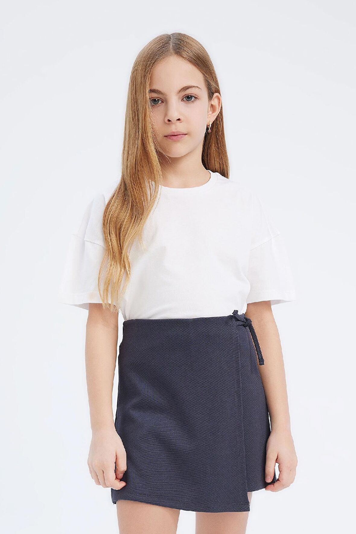 DeFacto Kız Çocuk Relax Fit Bisiklet Yaka Basic Düz Kısa Kollu Tişört Z5095A625SMWT34