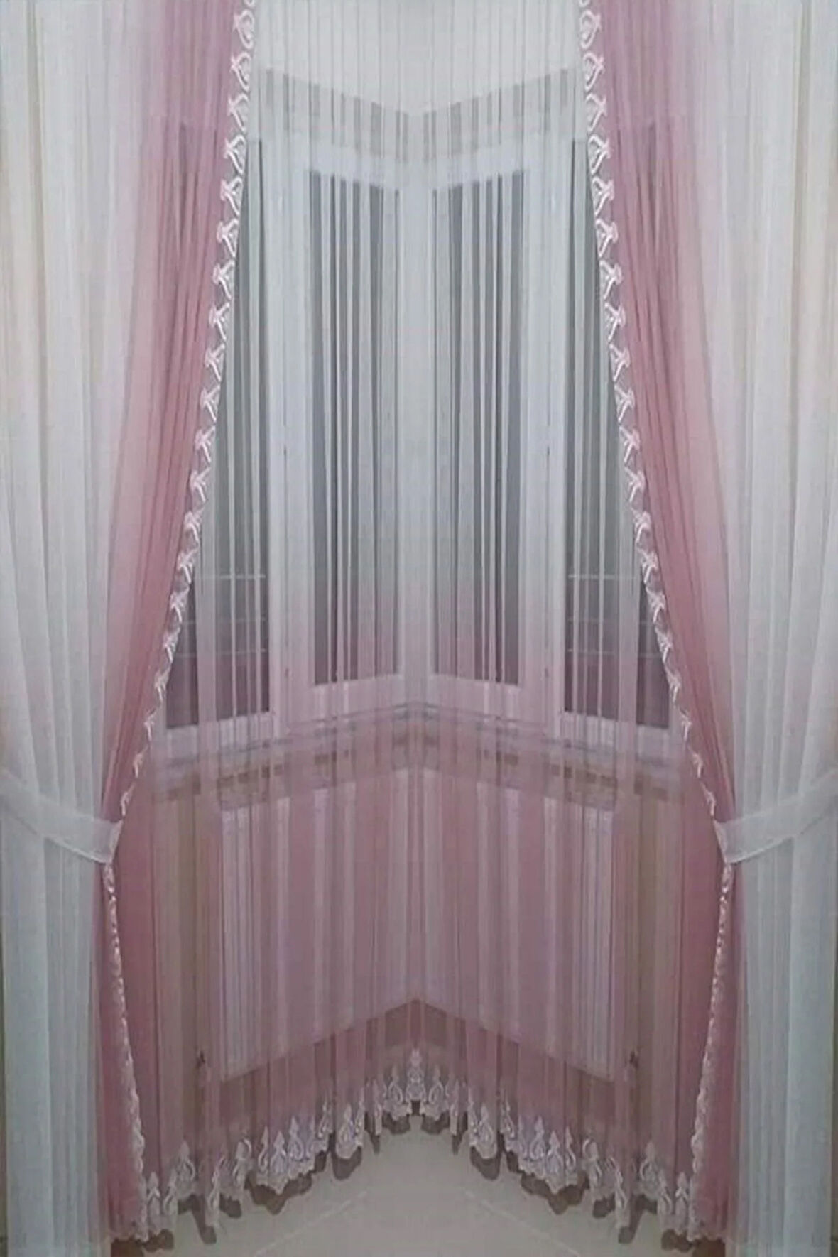 Pudra Pembe Degrade Renk Geçişli Etek Nakışlı Tül Fon Takım