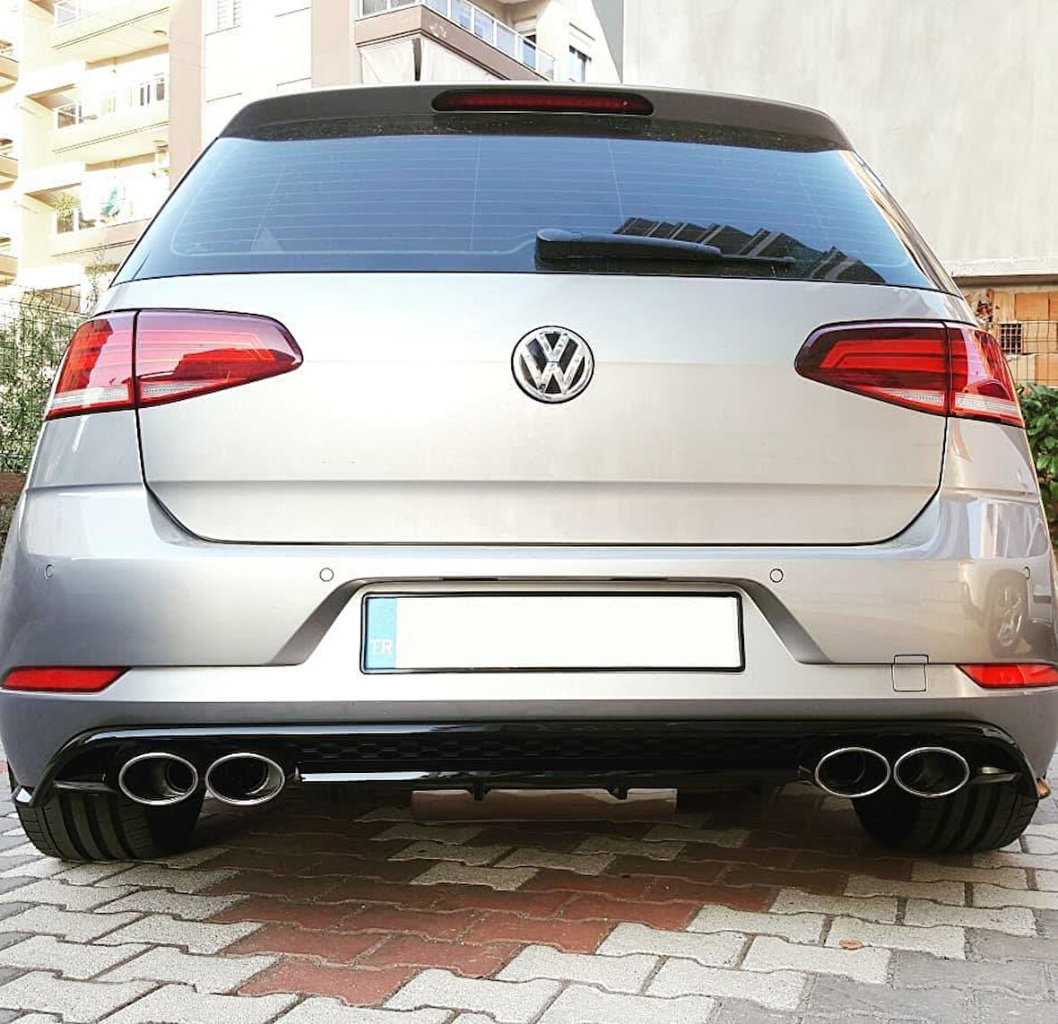 Volkswagen Golf 7.5 Araca Özel Oem Difizör Pianoblack