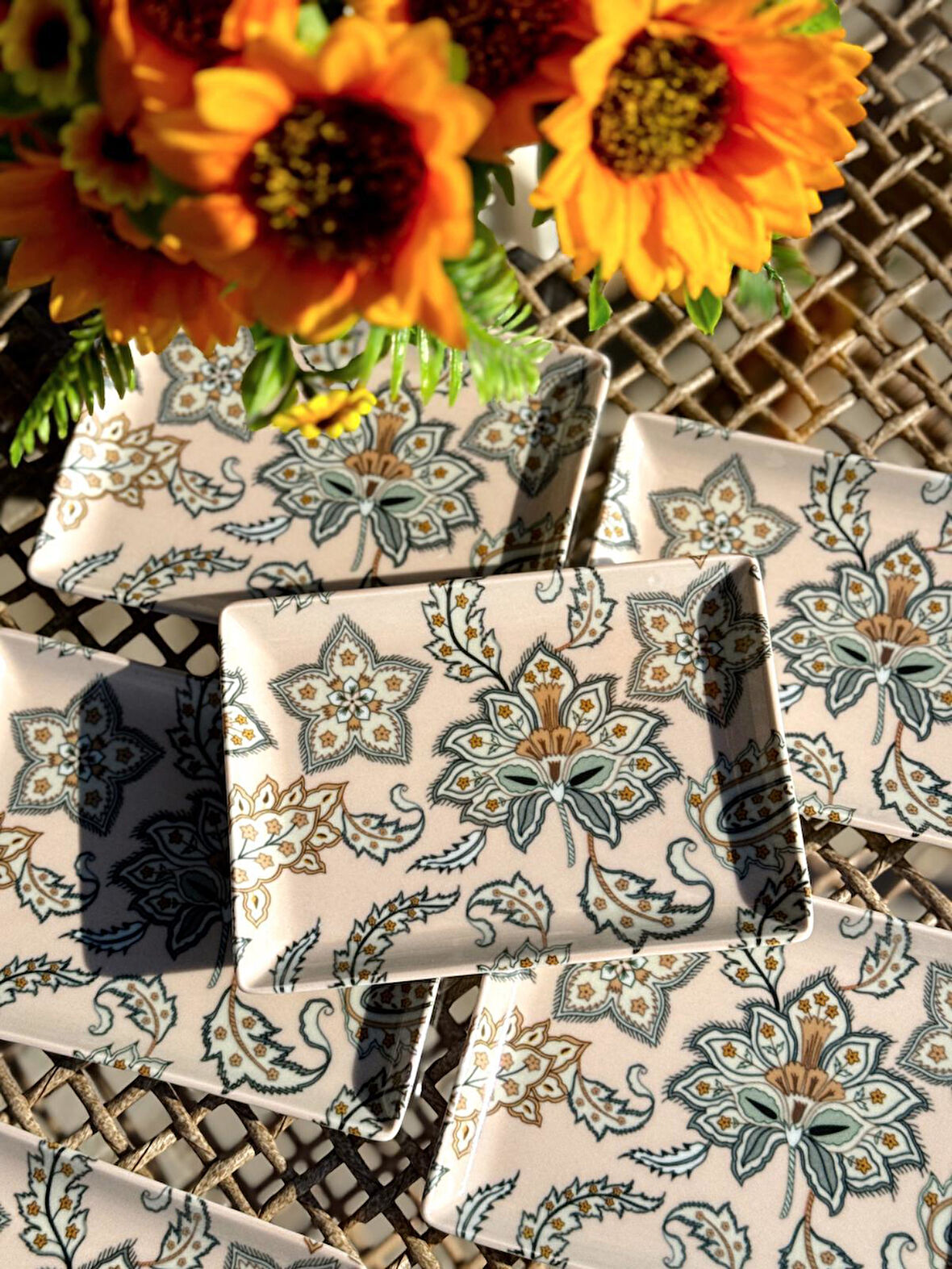 Porland Dilfiruz 6 Kişilik Kare Pasta Tabağı 18x13CM 04PPO000525