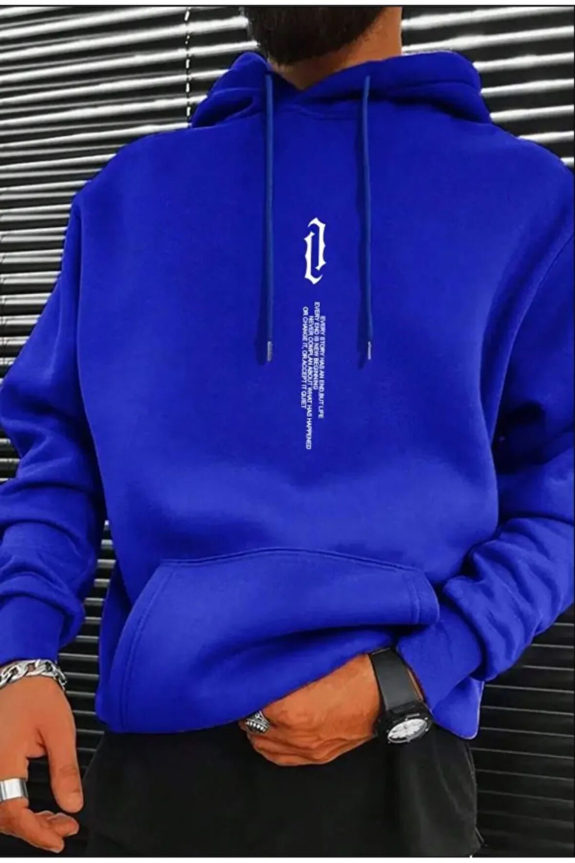 Göğüs Dikey Baskılı Kapşonlu Sweatshirt