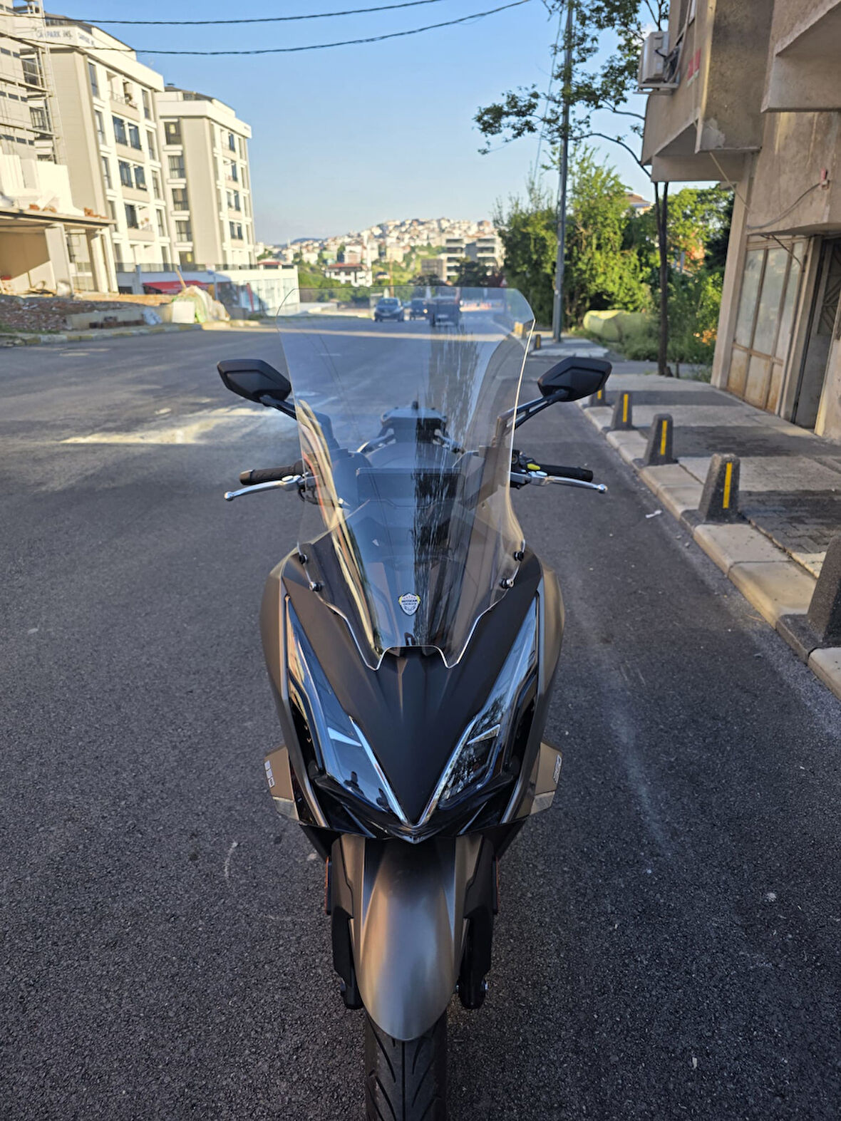 MOTOCAM Kymco Downtown GT 350 Siperlik Ön Cam 2025 Model 62cm Şeffaf Renkli 4mm
