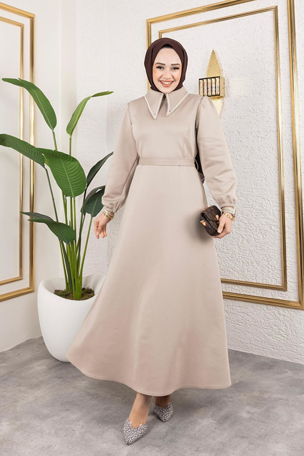 Kadın Kuşaklı Yakası İncili Scuba Kumaş Tesettür Elbise