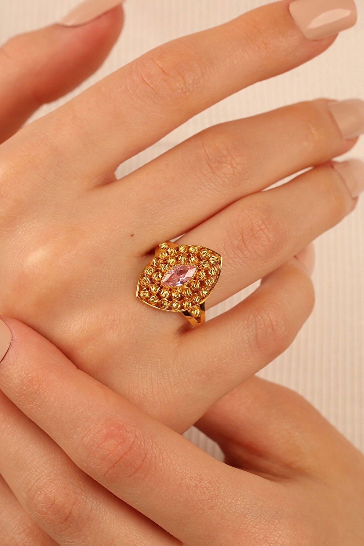 Pembe Taşlı Dorikalı Altın Yüzük drkp001