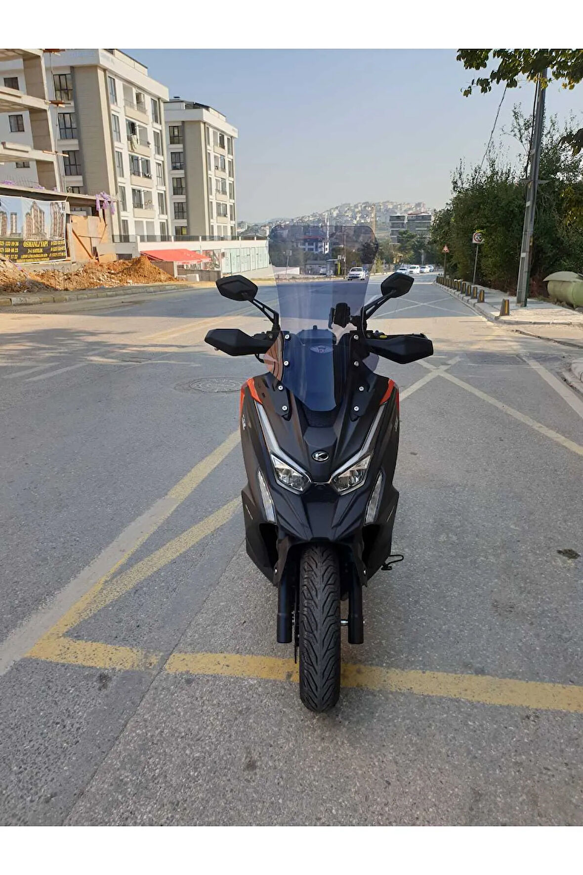 Kymco DTX 250 Siperlik Ön Cam 2024 Model 67cm açıkfüme Renkli 4mm Elcik Model