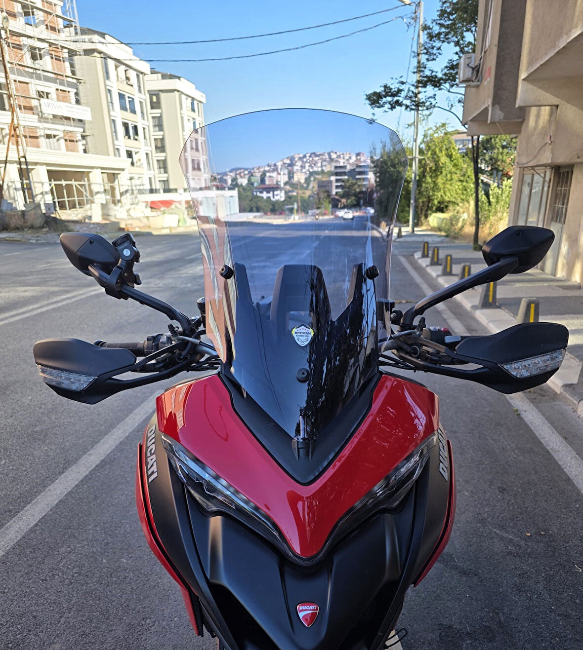 MOTOCAM Ducati Multistrada V2 Siperlik Ön Cam 2022-2025 Model 60cm Füme Renkli 4mm