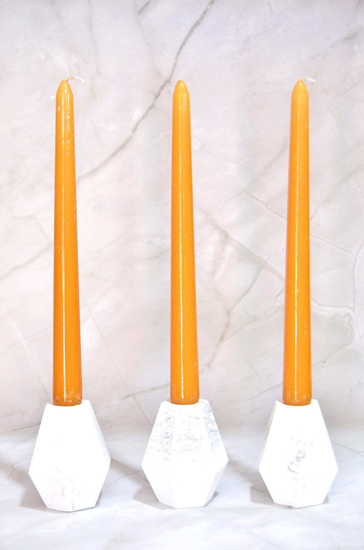 Düz Şamdan Mumu Gövde Boyalı Üçlü Mum 22 mm çap 250 mm Boy  