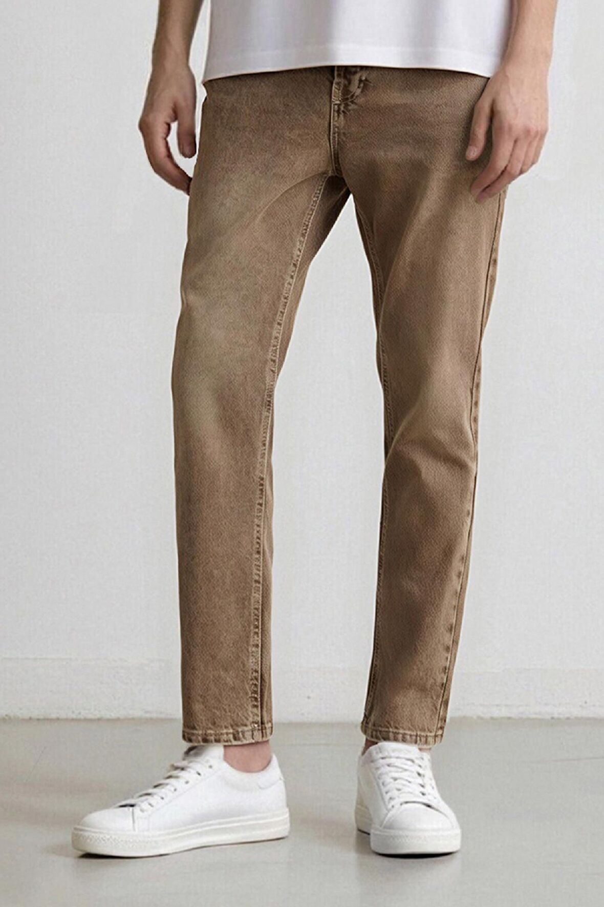 DeFacto %100 Pamuk 90's Slim Fit Dar Kalıp Normal Bel Dar Paça Yıkamalı Jean Pantolon D8758AX24AUBN303