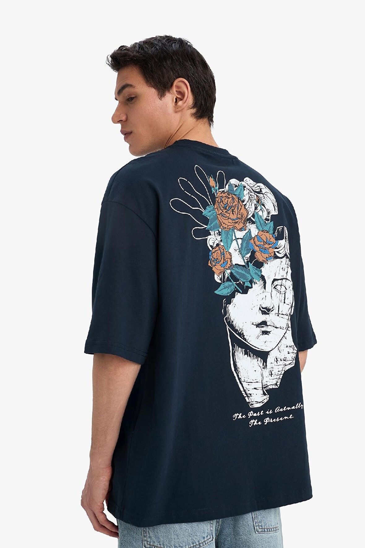 DeFacto %100 Pamuk Loose Fit Bisiklet Yaka Sırt Baskılı Kısa Kollu Tişört B4320AX25SMNV239