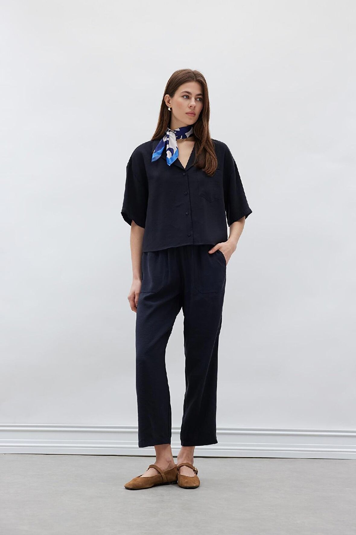 DeFacto Straight Fit Çift Cepli Yüksek Bel Düz Paça Modal Kumaş Pantolon E5962AX25SPNV100