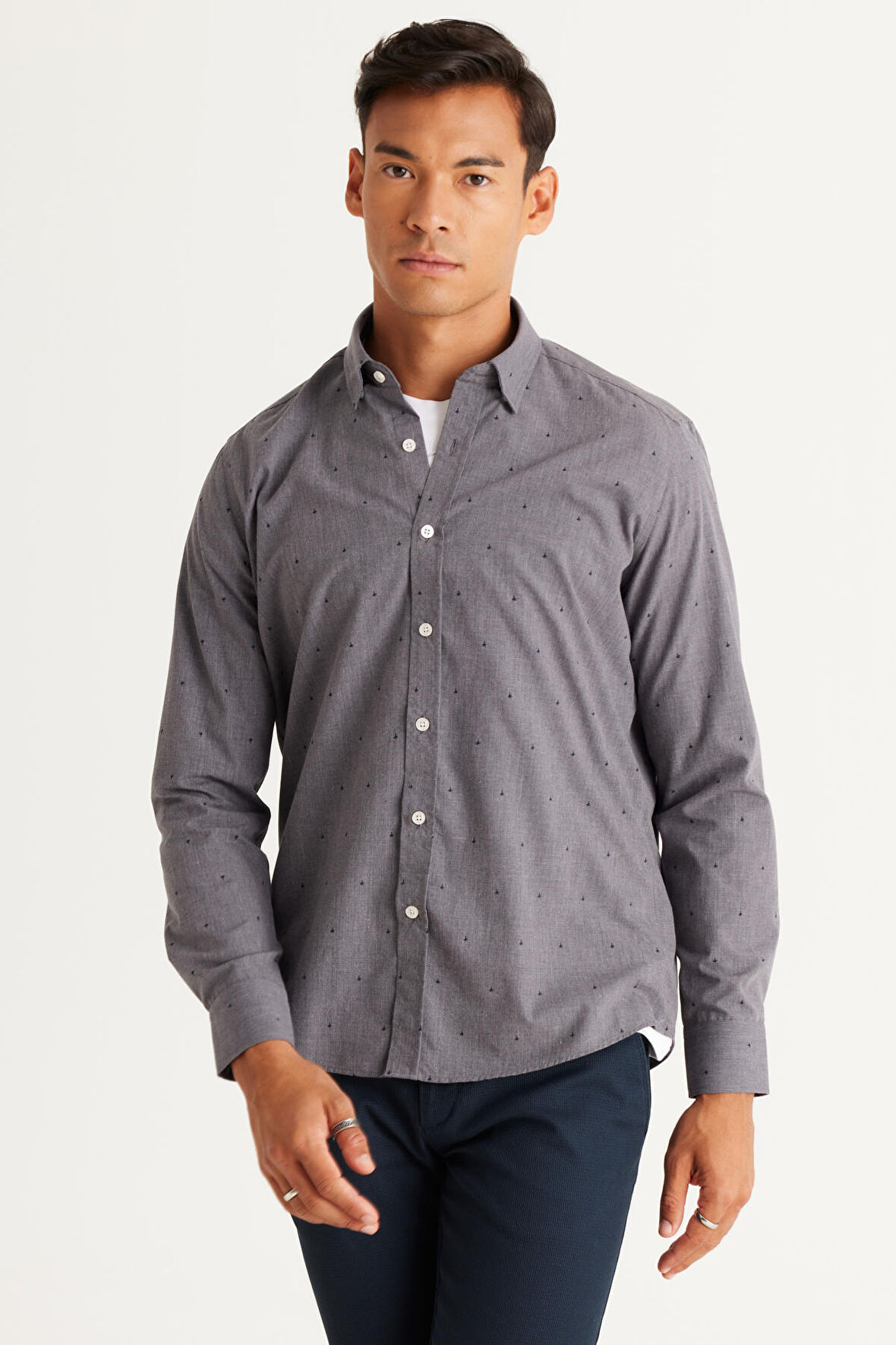 Erkek Lacivert Slim Fit Dar Kesim Gizli Düğme Yaka Desenli Gömlek