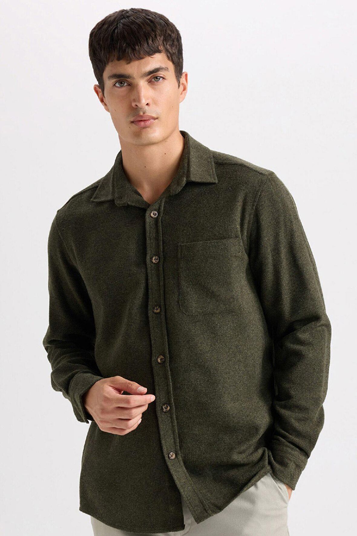 DeFacto Regular Fit Oduncu Cep Detaylı Basic Düz Uzun Kollu Gömlek A5515AX24AUKH244