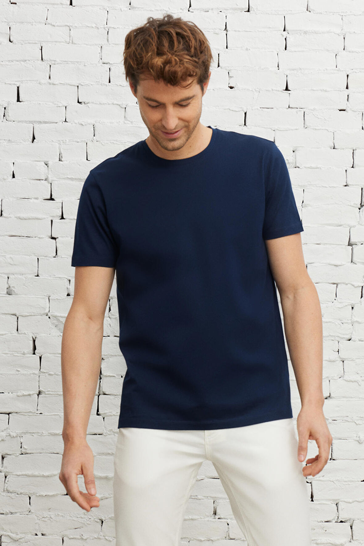 Erkek Lacivert Slim Fit Dar Kesim Bisiklet Yaka %100 Pamuk Kısa Kollu Tişört