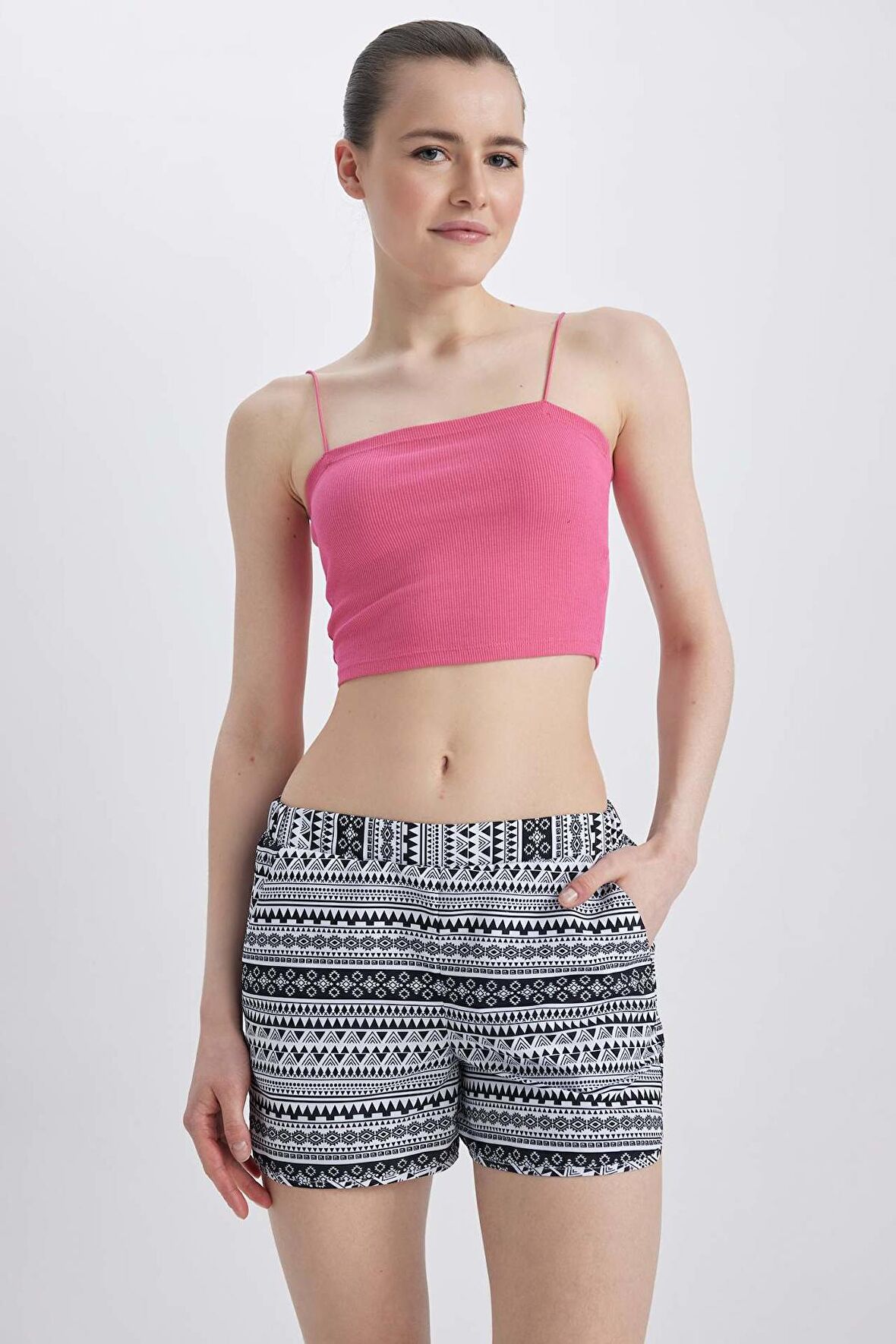 DeFacto Fall in Love Regular Fit Etnik Desenli Deniz Şortu T5232AZ23SMBK27