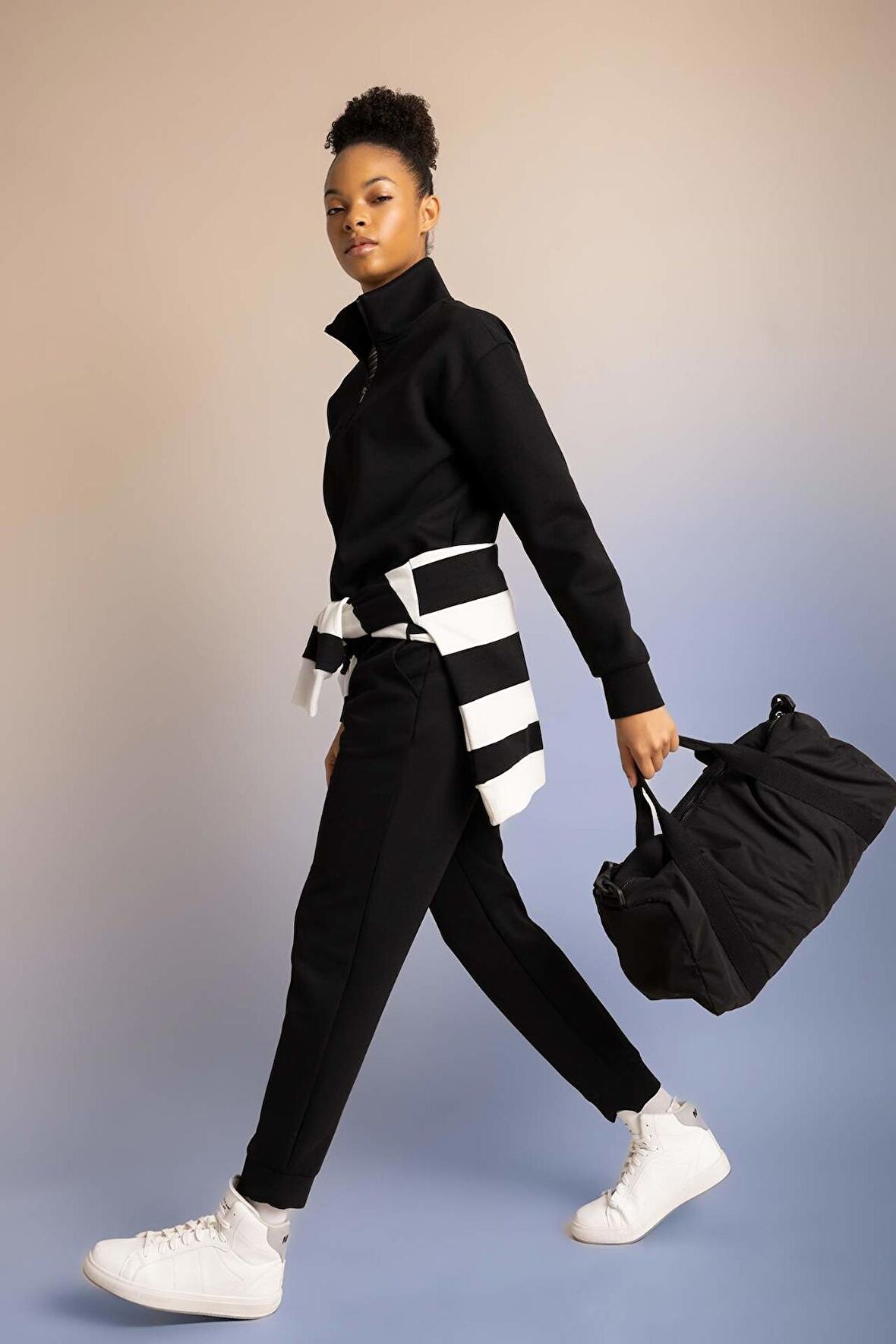 DeFactoFit Jogger Eşofman Altı Standart Fit Beli Lastikli Cepli Basic Düz B6358AX23WNBK81