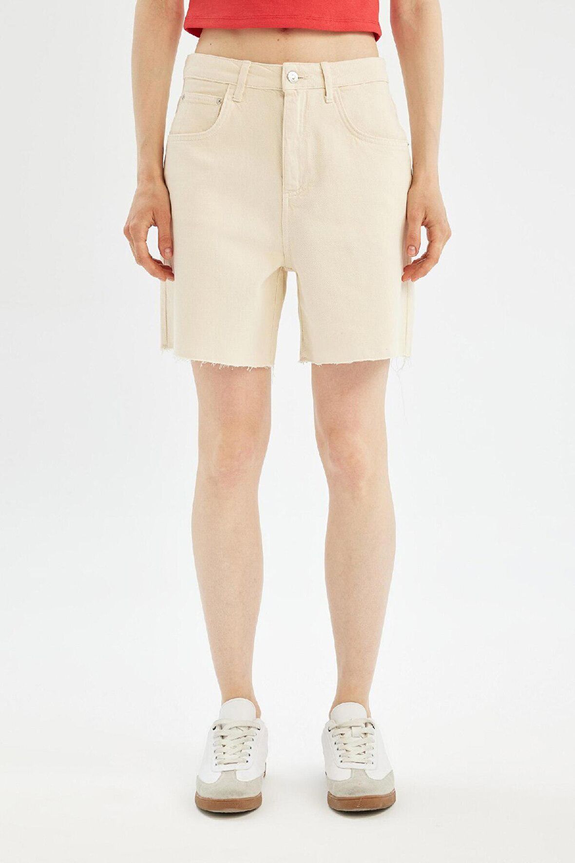 DeFacto Coool Regular Fit Normal Bel Kısa Paça Gabardin Şort D0964AX24SMER103