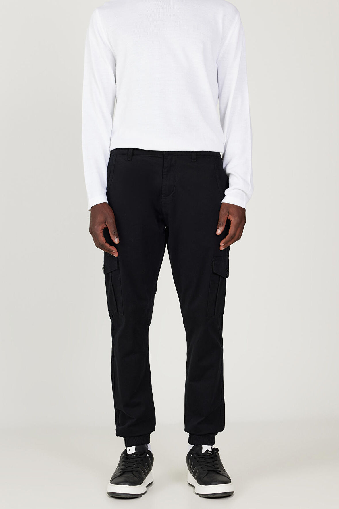 Erkek Siyah Slim Fit Dar Kesim Kargo Cepli Pamuklu Esnek Pantolon