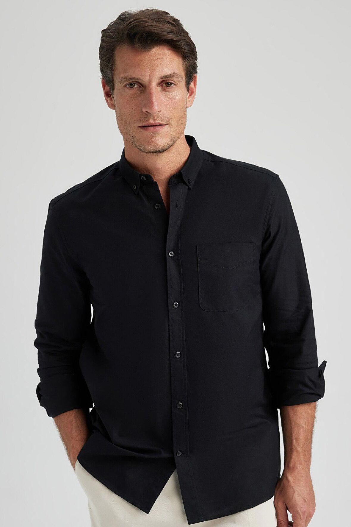 DeFacto Regular Fit Polo Yaka Oxford Basic Düz Uzun Kollu Siyah Gömlek A8028AX23AUBK81