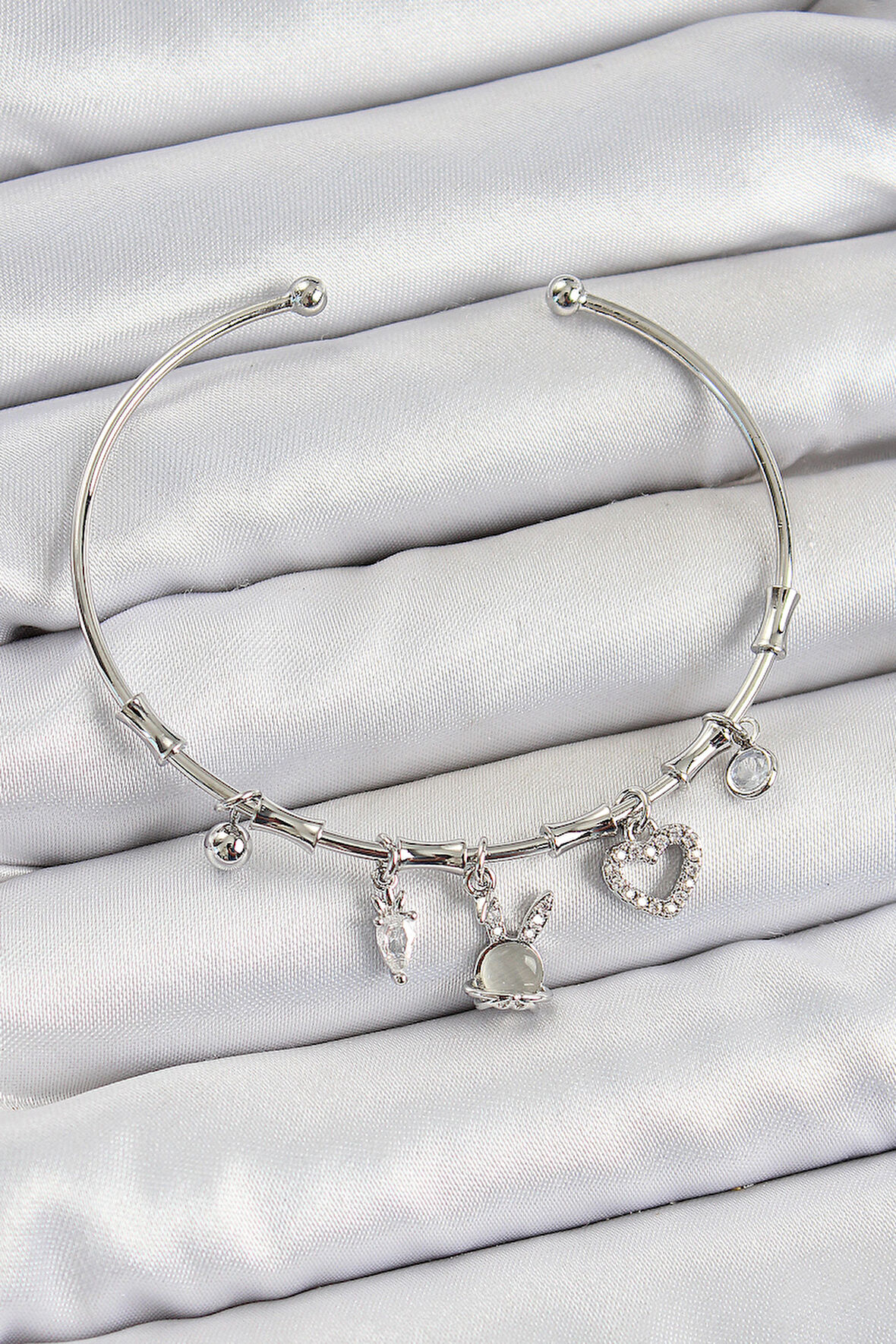 Pirinç Zirkon Taşlı Tavşan Ve Kalp Model Gümüş Renk Charm Bileklik