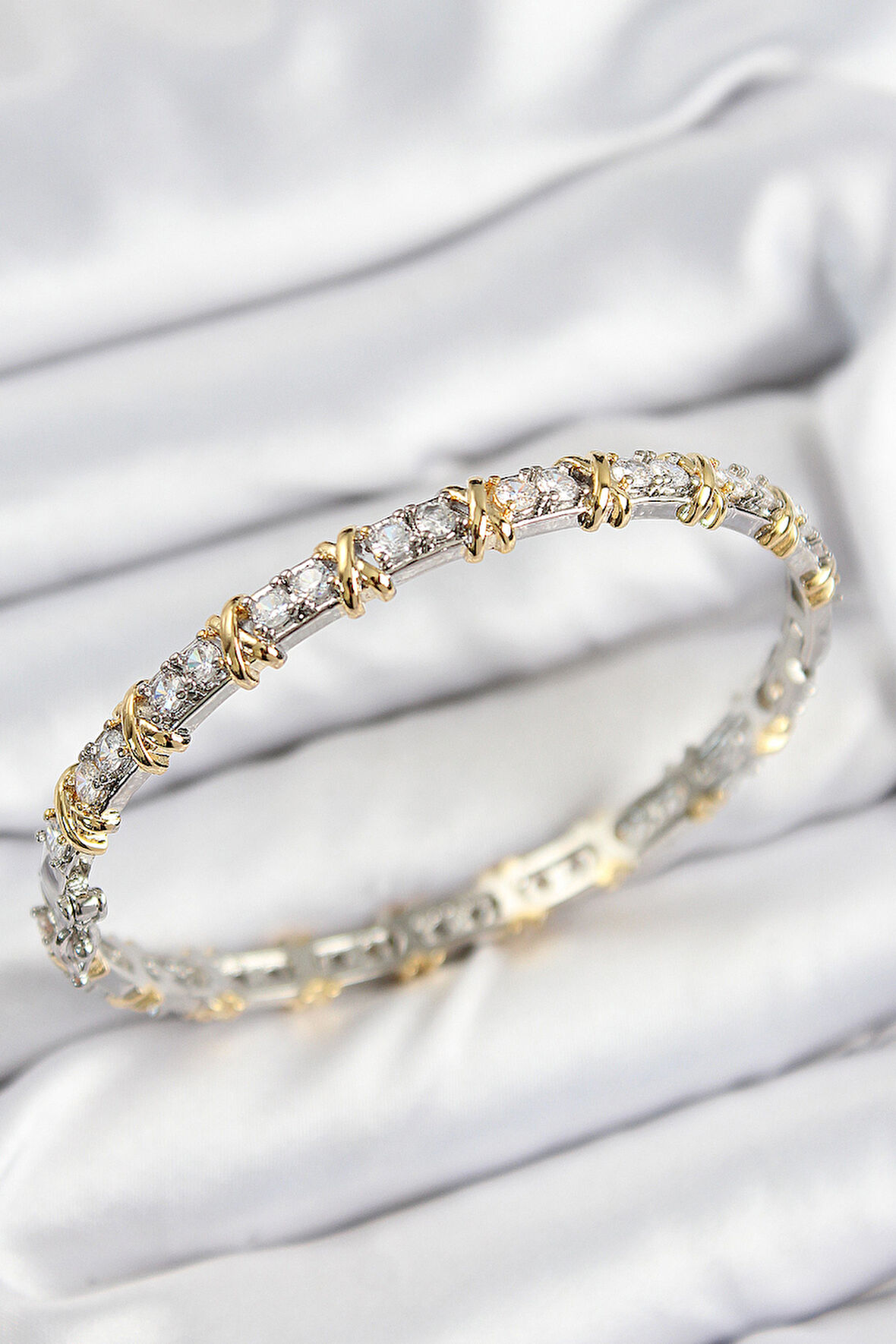 Pirinç Zirkon Taşlı Xoxo Model Gümüş Ve Gold Renk Kadın Bileklik