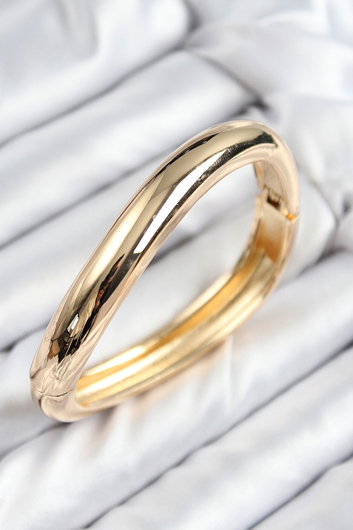 Pirinç Kıvrım Model Gold Renk Kadın Kelepçe