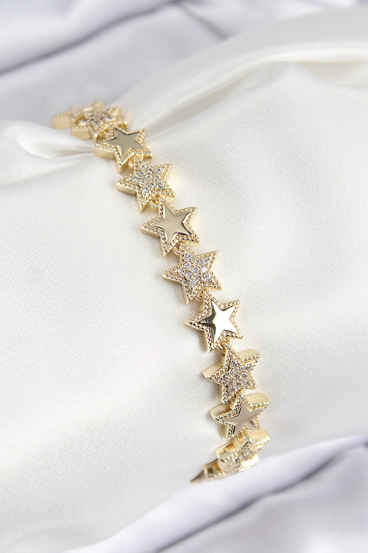 Vip Pirinç Zirkon Taşlı Yıldız Model Gold Renk Kadın Bileklik