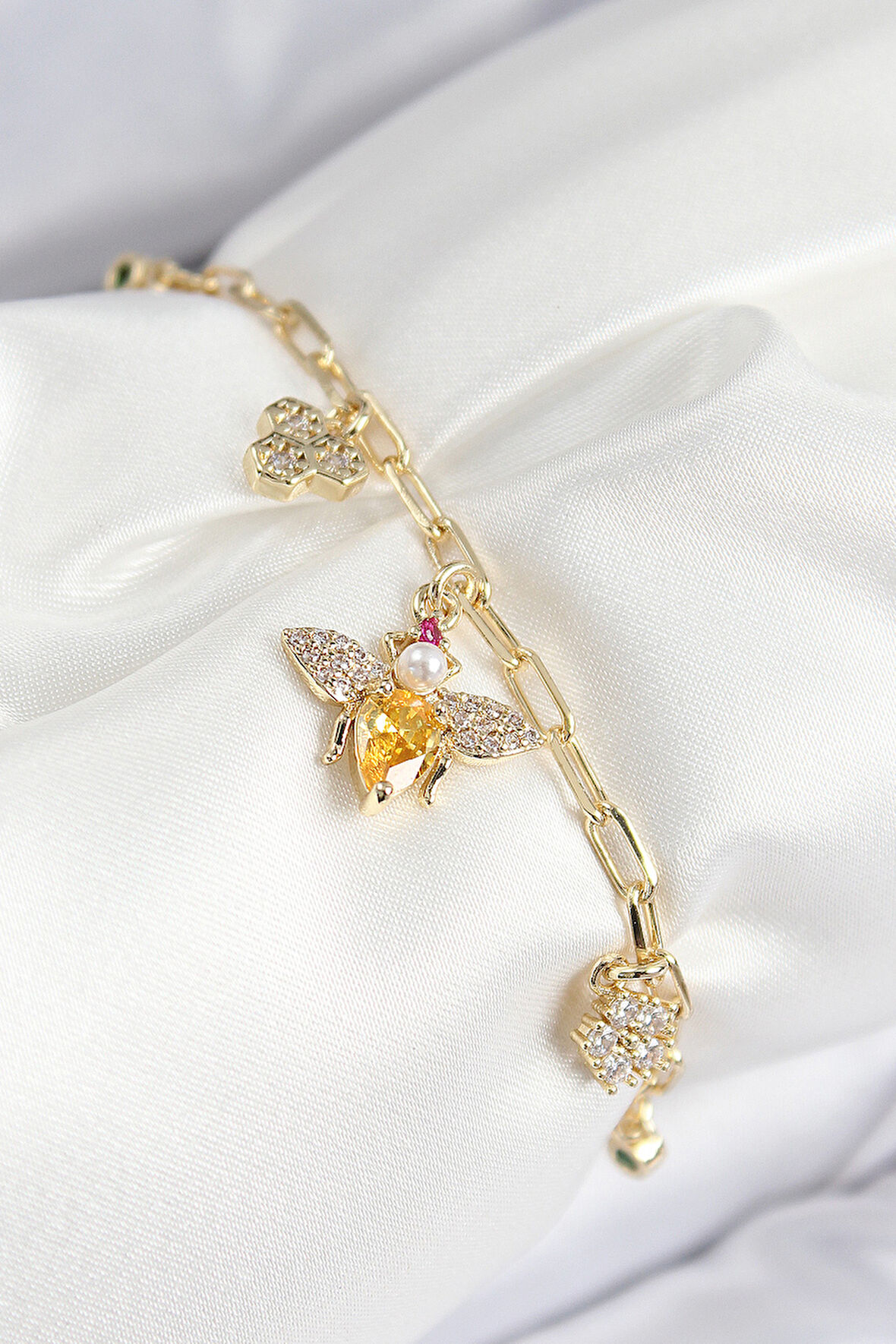 Pirinç Zirkon Taşlı Arı Model Gold Renk Kadın Bileklik