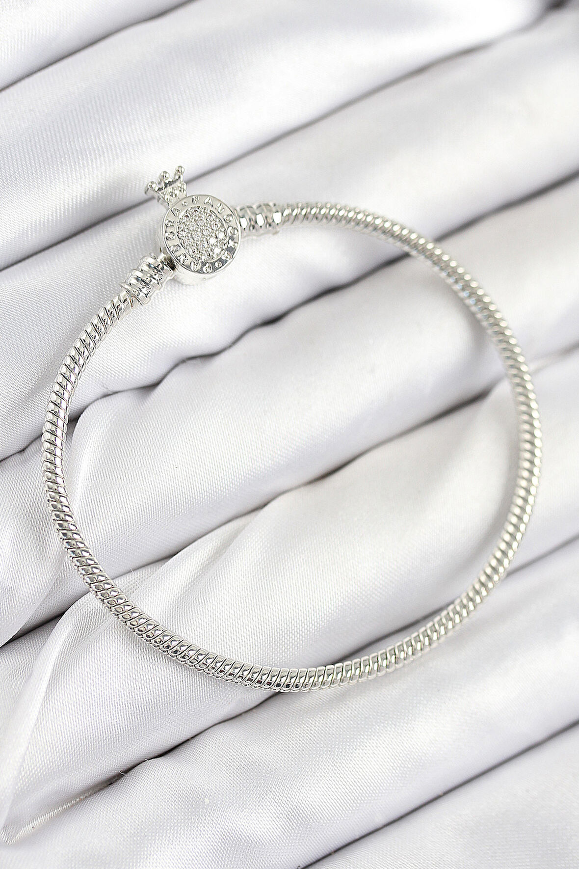 Pirinç Charm Zirkon Taşlı Model Gümüş Renk Kadın Bileklik