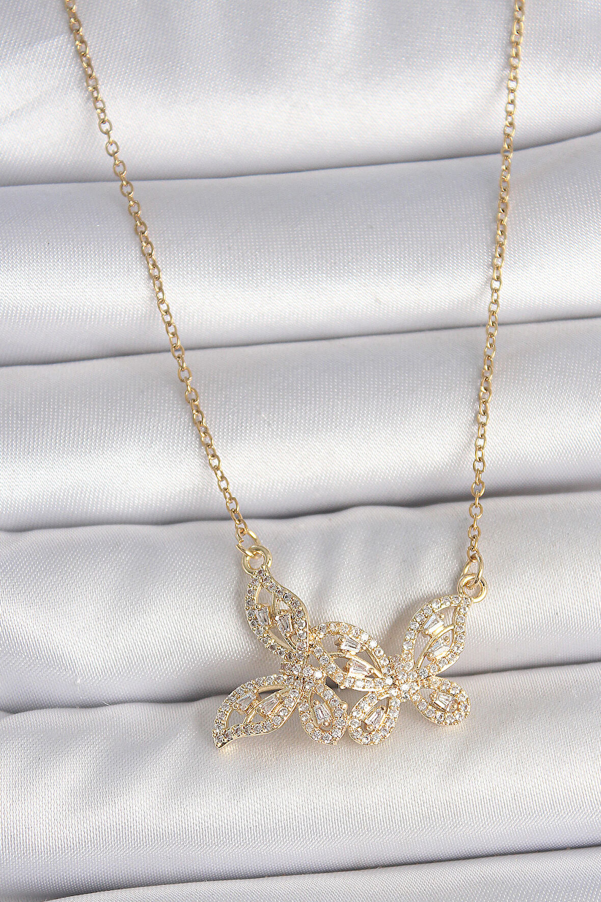 316L Çelik Gold Renk Zincir Zirkon Taşlı Model Kadın Kolye