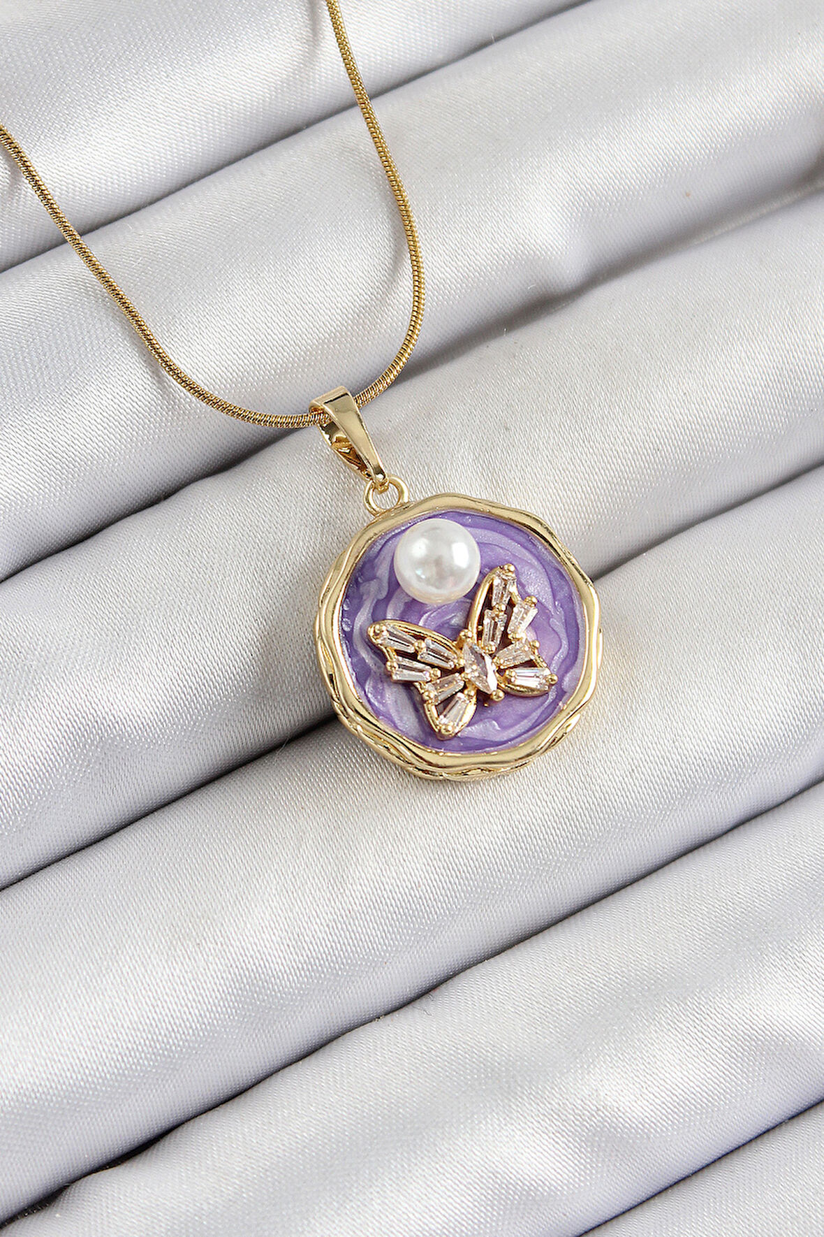 316L Çelik Zincir Zirkon Taşlı Mor Sanatsal Portre İnci Detaylı Model Gold Renk Kadın Kolye