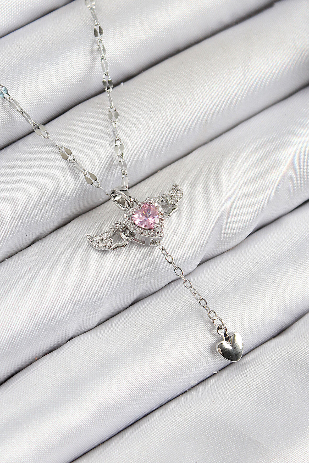 316L Çelik Zirkon Taşlı Melek Kanadı Detaylı Kalp Model Gümüş Renk Kadın Kolye