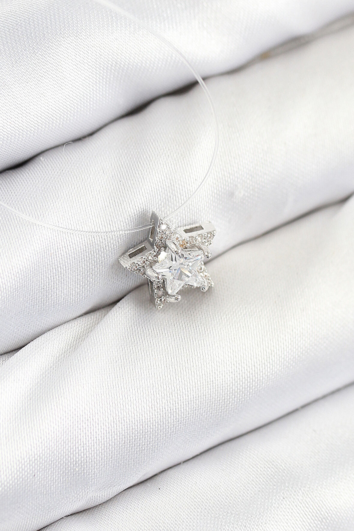 Misineli Yıldız Model Gümüş Renk Hayalet Kolye