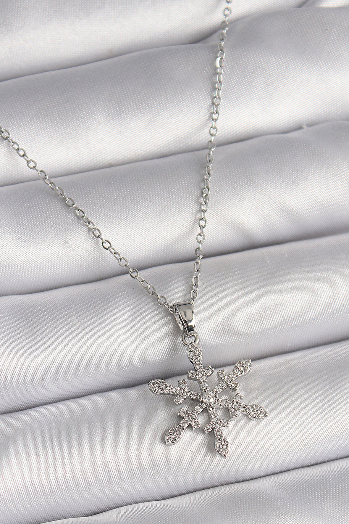 316L Çelik Gümüş Renk Zincir Zirkon Taşlı Kar Tanesi Model Kadın Kolye