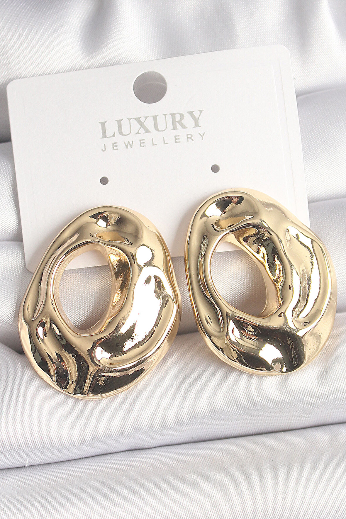 Pirinç Gold Renk Kemik Halka Model Kadın Küpe