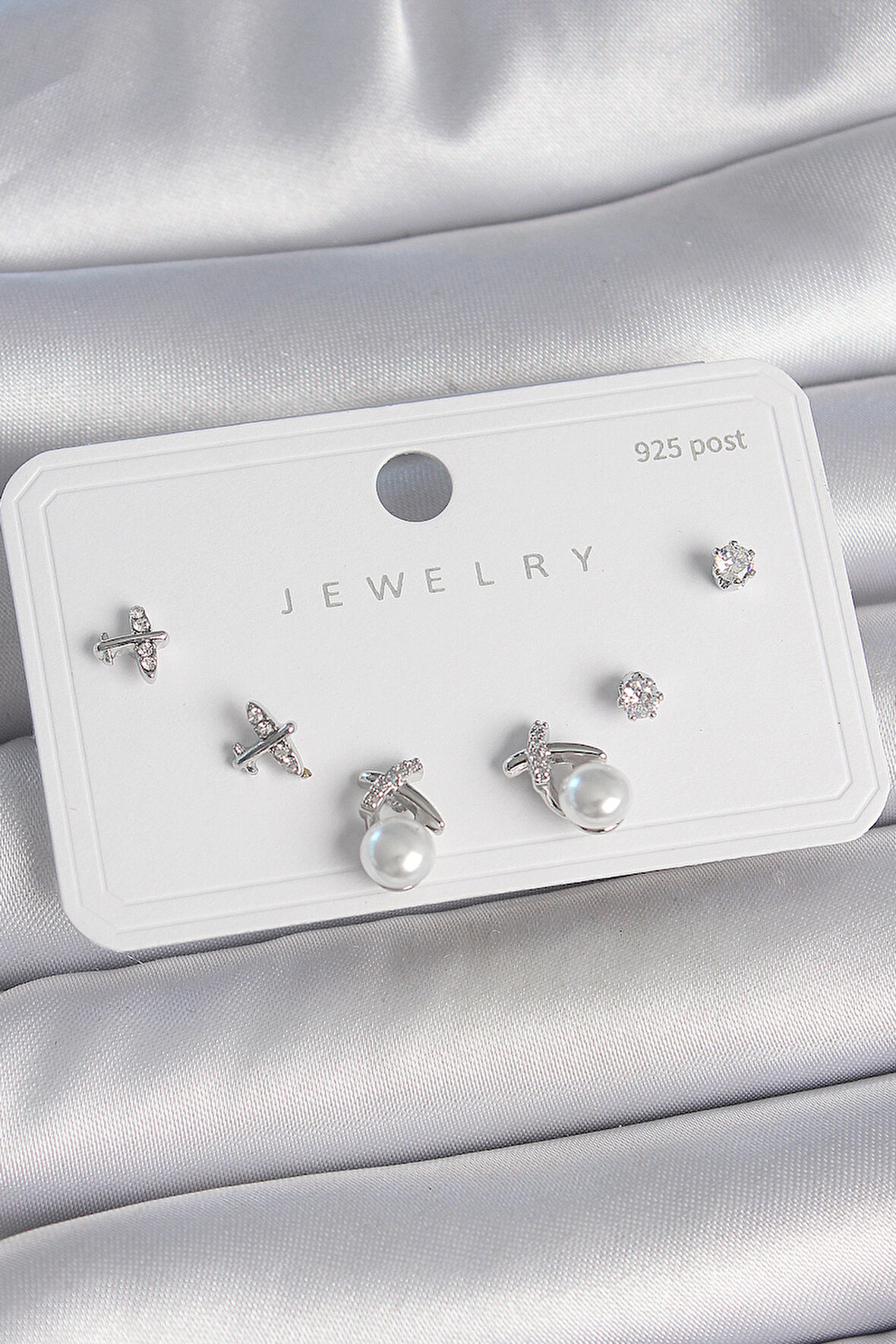 Pirinç Gümüş Renk Zirkon Taşlı Model İnci Detay 925 Ayar Gümüş Çivi Kadın Küpe Seti