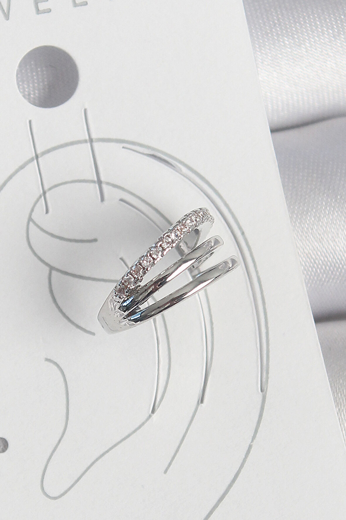 Pirinç Gümüş Renk Zirkon Taşlı 3'Lü Sıralı Model Kadın Kıkırdak Küpe